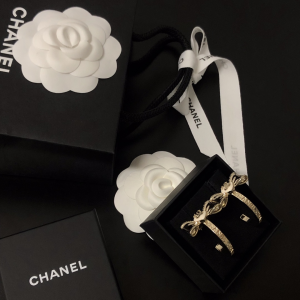 Replica Womens Jewelry Chanel Gold CC Bowknot Hoop Earrings A39PP130 AA180531