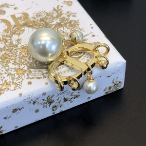 Replica Womens Jewelry Dior Tribales Pearls CD Single Earrings A39PP100 AA180526
