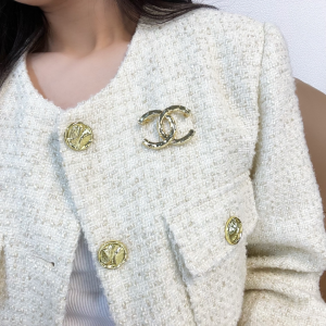 Replica Womens Jewelry Chanel VIP Gold CC Logo Brooch A62PP170 AA180757