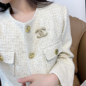 Replica Womens Jewelry Chanel VIP Gold CC Logo Brooch A62PP180 AA180758