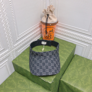 Replica Womens Hats Gucci GG Supreme Canvas Visor Hat in Black A190PP85 AA181007