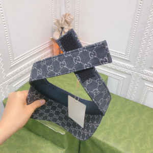 Replica Womens Hats Gucci GG Supreme Canvas Visor Hat in Black A190PP85 AA181007