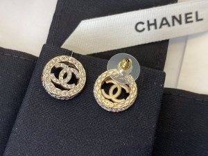 Replica Womens Jewelry Chanel Crystals CC Round Earrings A39PP120 AA181030
