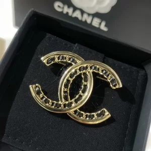 Replica Womens Jewelry Chanel VIP Gold CC Chain Leather Brooch A62PP180 AA181763