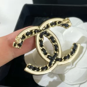 Replica Womens Jewelry Chanel VIP Gold CC Chain Leather Brooch A62PP180 AA181763
