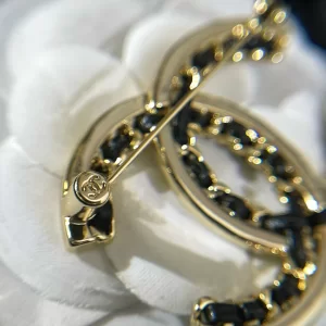 Replica Womens Jewelry Chanel VIP Gold CC Chain Leather Brooch A62PP180 AA181763