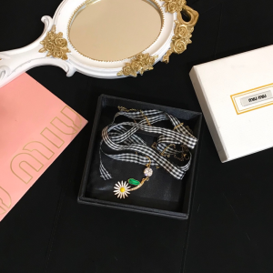Replica Womens Jewelry Miu Miu Crystals Flower Pendant Necklace A205PP280 AA182037