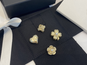 Replica Womens Jewelry Chanel Set of 4 Hair Accessory in Gold AB8157 A39PP170 AA182477