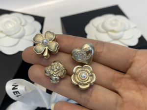 Replica Womens Jewelry Chanel Set of 4 Hair Accessory in Gold AB8157 A39PP170 AA182477