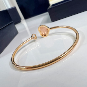 Replica Womens Jewelry Chopard VIP Happy Hearts Diamond Bracelet A62PP280 AA183453