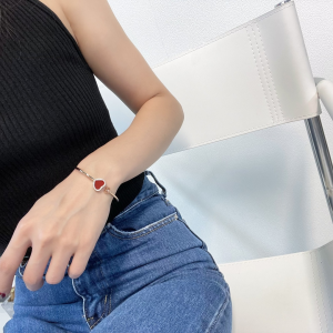 Replica Womens Jewelry Chopard VIP Happy Hearts Diamond Bracelet A62PP280 AA183453