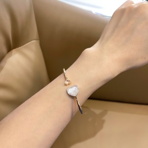 Replica Womens Jewelry Chopard VIP Happy Hearts Diamond Bracelet A62PP280 AA183453