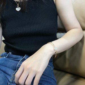 Replica Womens Jewelry Chopard VIP Happy Hearts Diamond Bracelet A62PP280 AA183453