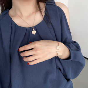 Replica Womens Jewelry Chopard VIP Happy Hearts Diamond Bracelet A62PP280 AA183453