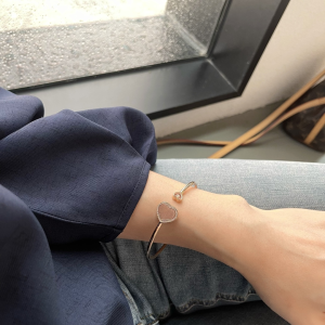 Replica Womens Jewelry Chopard VIP Happy Hearts Diamond Bracelet A62PP280 AA183453