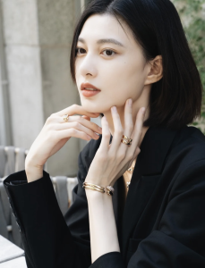 Replica Womens Jewelry Cartier VIP Panthere de Cartier Rings in Gold A62PP300 AA184070