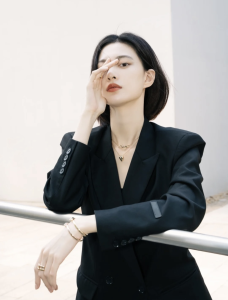 Replica Womens Jewelry Cartier VIP Panthere de Cartier Rings in Gold A62PP300 AA184070