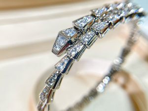 Replica Womens Jewelry Bvlgari VIP Serpenti Viper Diamonds Bracelet A62PP280 AA184233