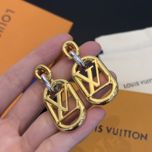 Louis Vuitton Everday LV Chain Gold Earrings 