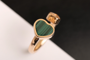 Chopard Happy Hearts Diamond and Mother of Pearl Ring Green Chopard Happy Hearts Diamond and Mother of Pearl Ring Green