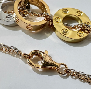 Replica Womens Jewelry Cartier VIP 6 Diamonds Love Pendant Necklace A62PP290 AA185279