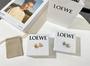 Replica Womens Jewelry Loewe VIP Anagram Earrings A62PP180 AA185282