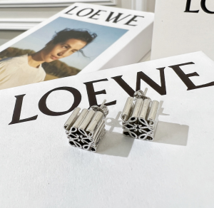 Replica Womens Jewelry Loewe VIP Anagram Earrings A62PP180 AA185282