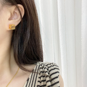Replica Womens Jewelry Loewe VIP Anagram Earrings A62PP180 AA185282