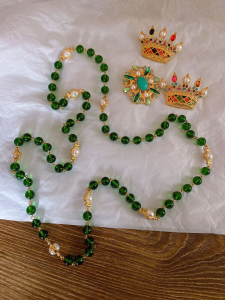 Chanel Vintage Green Pearls Long Necklace