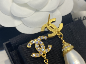Replica Womens Jewelry Chanel Crystals CC Logo Pearly White Earrings A39PP180 AA186672