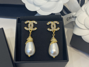 Replica Womens Jewelry Chanel Crystals CC Logo Pearly White Earrings A39PP180 AA186672