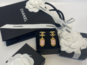 Replica Womens Jewelry Chanel Pearl CC Logo Drop Earrings A39PP180 AA186670