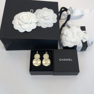 Replica Womens Jewelry Chanel Gold CC Round Earrings A39PP180 AA187264