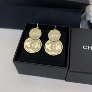 Replica Womens Jewelry Chanel Gold CC Round Earrings A39PP180 AA187264