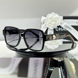 Chanel Gold Heart Replica Sunglasses CH71470 