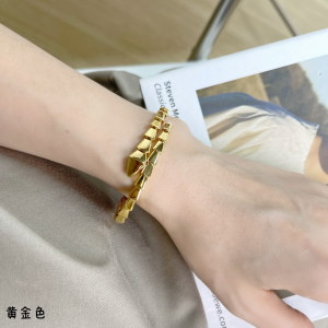 Replica Womens Jewelry Bvlgari Serpenti Viper Bracelets A62PP380 AA187702