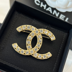 Replica Womens Jewelry Chanel Crystals CC Logo Brooch A62PP180 AA187703