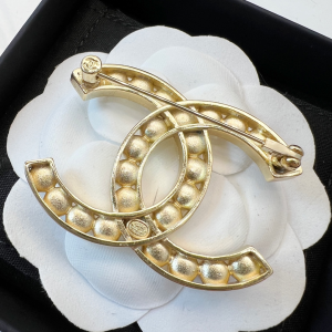 Replica Womens Jewelry Chanel Crystals CC Logo Brooch A62PP180 AA187703