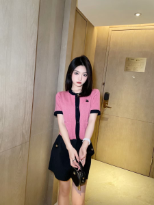 Replica Womens Clothing Chanel CC Logo Pink Black Sweaters SML A40PP780 AA187842