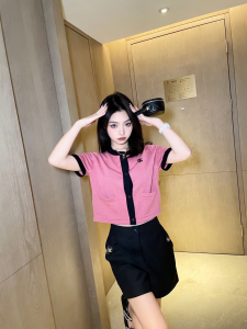 Replica Womens Clothing Chanel CC Logo Pink Black Sweaters SML A40PP780 AA187842