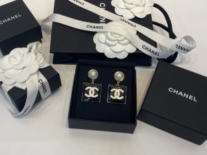 Replica Womens Jewelry Chanel CC Logo Black Earrings A39PP180 AA187810