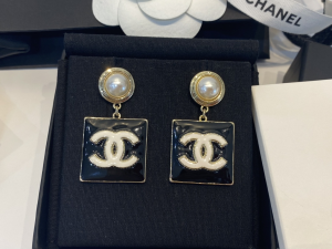 Replica Womens Jewelry Chanel CC Logo Black Earrings A39PP180 AA187810