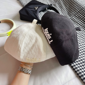 Replica Womens Hats Louis Vuitton White Beret Hat A190PP180 AA188397