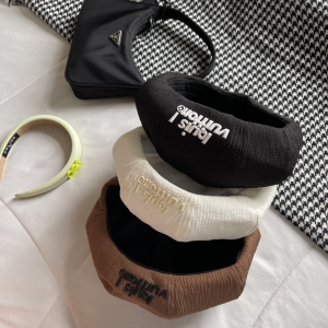 Replica Womens Hats Louis Vuitton White Beret Hat A190PP180 AA188397