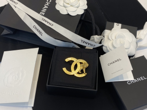 Replica Womens Jewelry Chanel Gold CC Lion Brooch A39PP180 AA188120