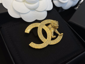 Replica Womens Jewelry Chanel Gold CC Lion Brooch A39PP180 AA188120