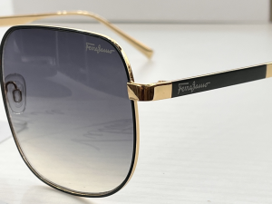Replica Womens Sunglasses Ferragamo Replica Sunglasses SF9037 A65PP180 AA188218