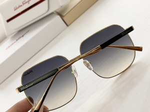 Replica Womens Sunglasses Ferragamo Replica Sunglasses SF9037 A65PP180 AA188218