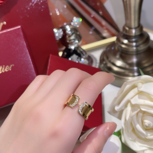 Replica Womens Jewelry Cartier Gold Diamonds Rings A173PP180 AA188549