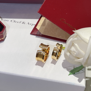Replica Womens Jewelry Cartier Gold Diamonds Rings A173PP180 AA188549